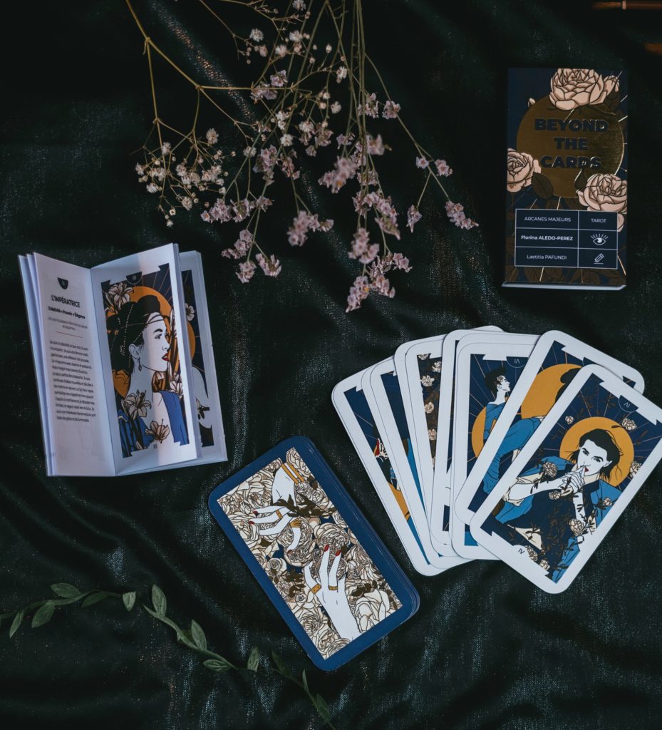 Jeu de tarot Beyond the cards, par Florina Aledo